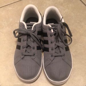 Adidas NEO Black & Grey Sneakers, Unisex size 5.5